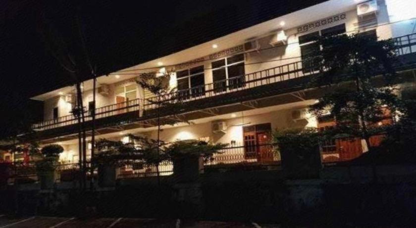 New Mira Hotel Semarang Dış mekan fotoğraf