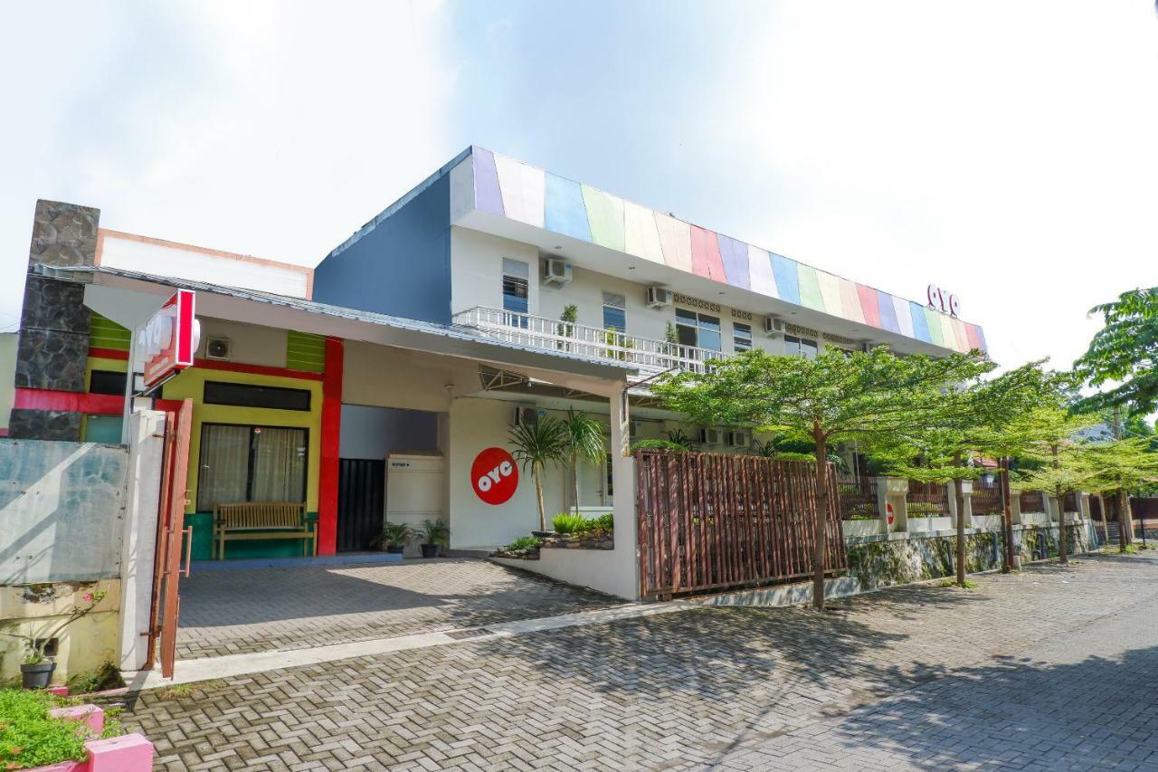 New Mira Hotel Semarang Dış mekan fotoğraf